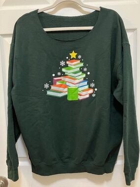 Green Holiday Christmas winter books reading literary sweatshirt size L